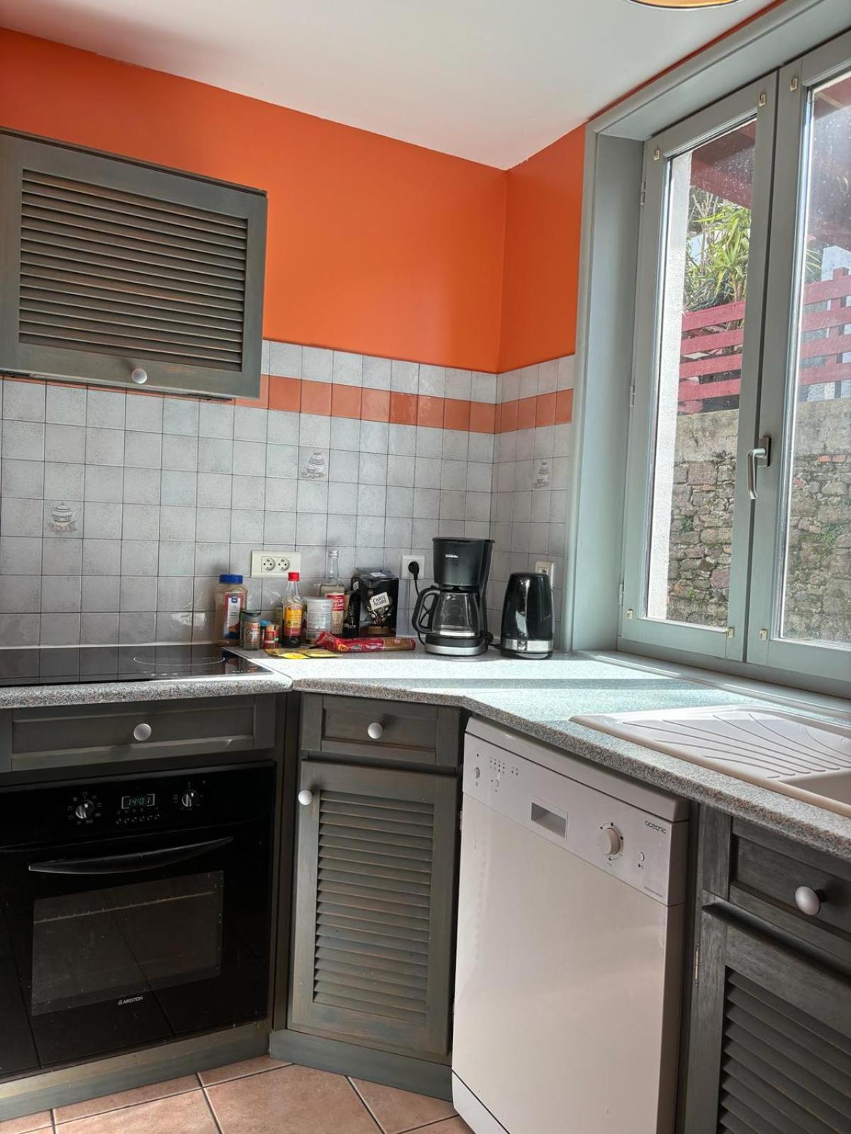 Maison Au Coeur De La Rue Pietonne 圣让皮耶德波尔 外观 照片